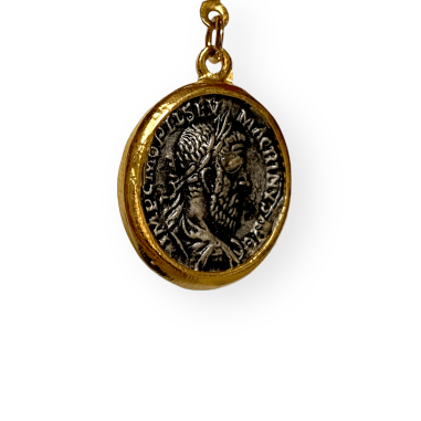 Orecchini piccoli con moneta