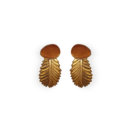 Orecchini con foglia dorata e quarzo