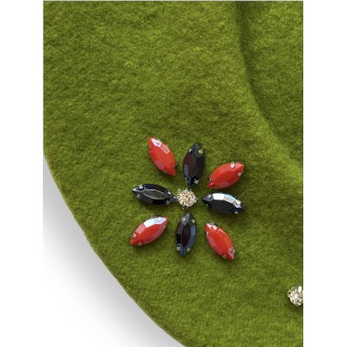 Basco gioiello giallo verdognolo...