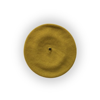 Basco gioiello color senape con pompom