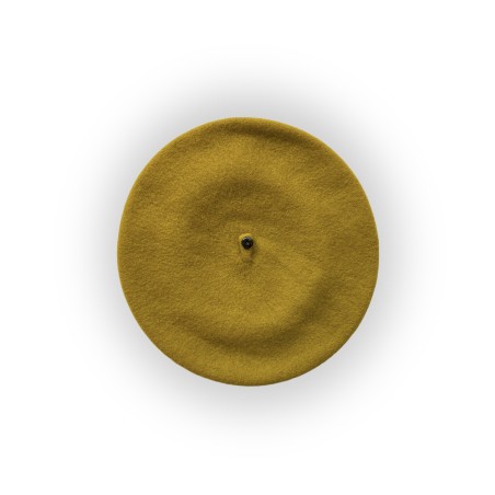 Basco gioiello color senape con pompom