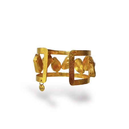 Bracciale in ottone con perle scaramazze