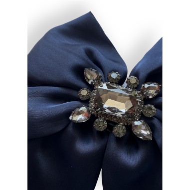 Spilla con fiocco blu