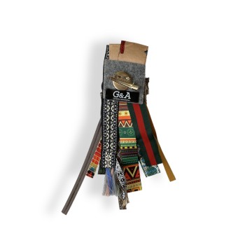 Spilla in tessuto multicolore 2