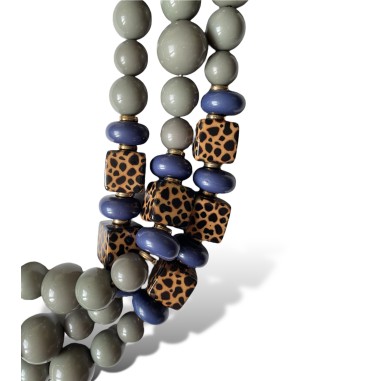 Collana multifili verde oliva