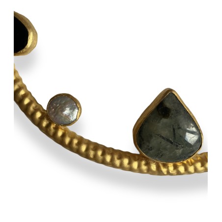 Collana semirigida con perle