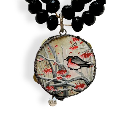 Collana nera con tamburo