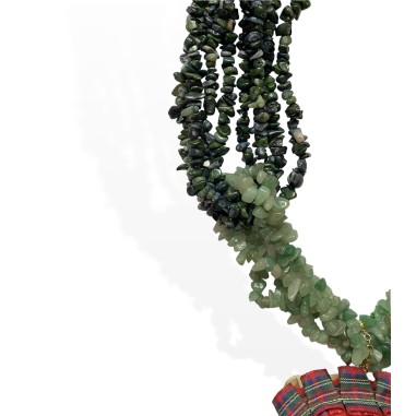 Collana verde con tamburo