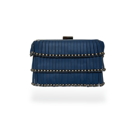 Clutch blu con nappine e borchie