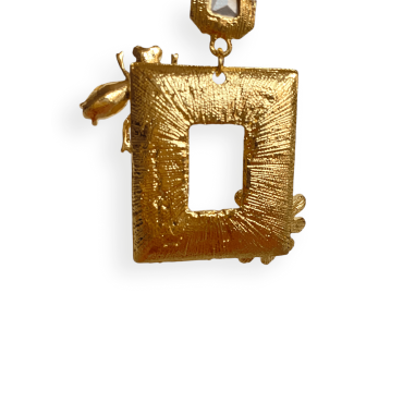 Orecchini dorati con ape